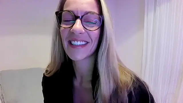 Edenfox- online show from October 24, 2025, 10:06 pm