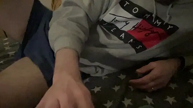 larsfrommars1992 online show from February 20, 2025, 3:23 am