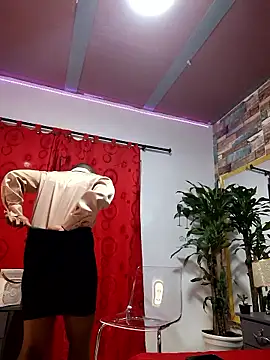 DashaSousaa online show from November 19, 2025, 1:11 pm