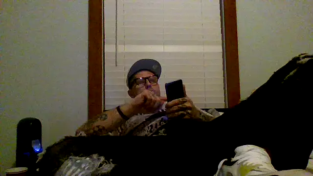 mickeyg420 online show from March 23, 2025, 1:42 am