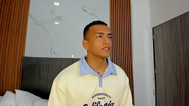 Rafa2004Cruz online show from October 12, 2025, 2:49 pm