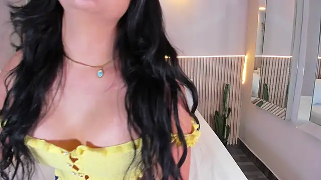 GeorginaReyes online show from November 26, 2025, 10:44 pm