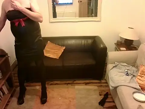 maninhighheelsxh online show from March 16, 2026, 1:55 am