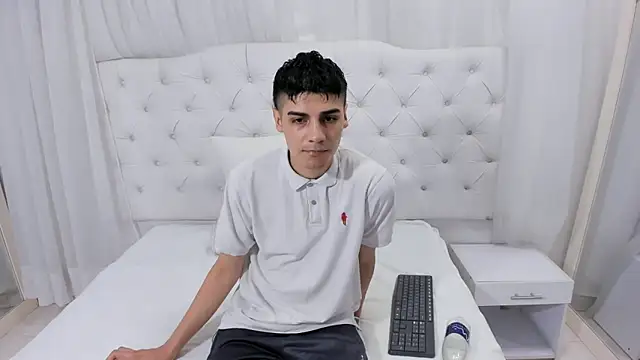 frank jhonsson online show from December 18, 2025, 4:57 pm