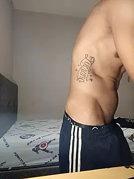 Snapshot of LeonRoots chatting on January 10, 2026, 3:03 pm LeonRoots online show from January 10, 2026, 3:03 pm