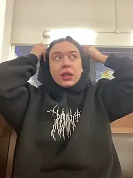 AlishaPrettyBlade online show from February 17, 2025, 6:20 am