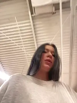 AlishaPrettyBlade online show from February 26, 2025, 6:37 am