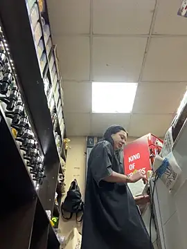 AlishaPrettyBlade online show from September 20, 2025, 12:28 pm