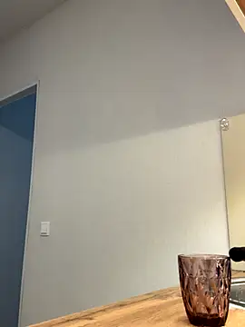 AlishaPrettyBlade online show from December 19, 2025, 1:07 pm