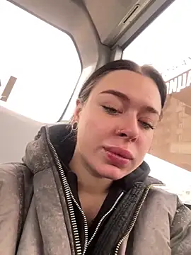 AlishaPrettyBlade online show from April 16, 2026, 6:47 am