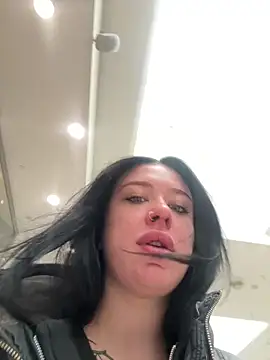 AlishaPrettyBlade online show from April 20, 2026, 5:43 am