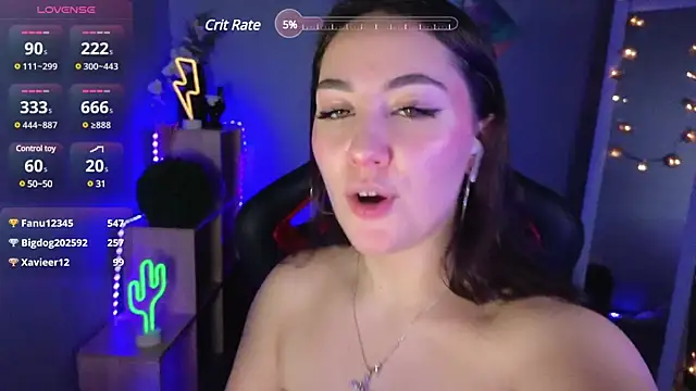 AshleySkott  online show from February 24, 2025, 1:31 pm