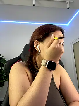 AshleySkott  online show from October 5, 2025, 8:23 am