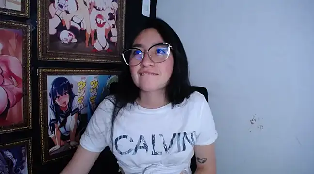 Snapshot of Arielle_lov chatting on February 16, 2025, 1:27 pm Arielle lov online show from February 16, 2025, 1:27 pm