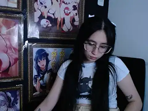 Snapshot of Arielle_lov chatting on February 17, 2025, 6:53 am Arielle lov online show from February 17, 2025, 6:53 am