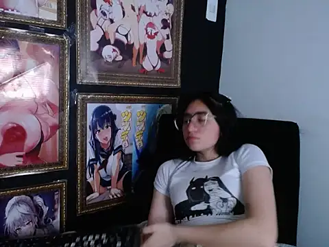 Snapshot of Arielle_lov chatting on February 17, 2025, 1:21 pm Arielle lov online show from February 17, 2025, 1:21 pm