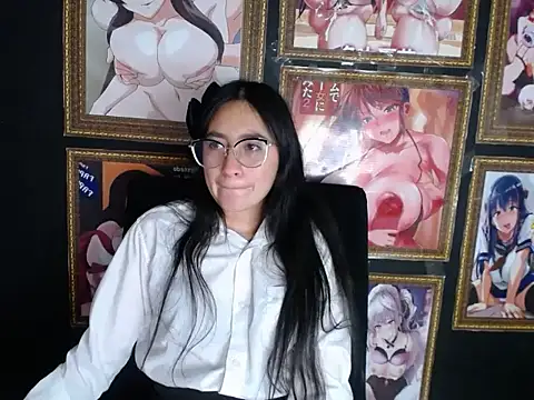 Snapshot of Arielle_lov chatting on February 18, 2025, 2:38 pm Arielle lov online show from February 18, 2025, 2:38 pm