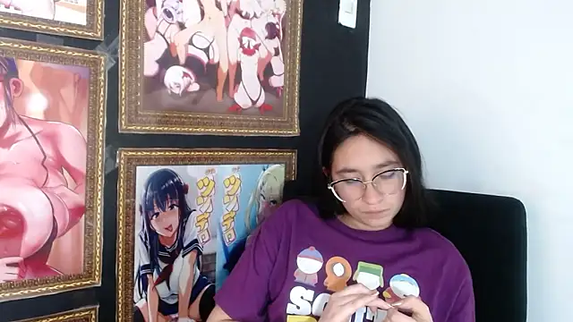 Snapshot of Arielle_lov chatting on March 4, 2025, 5:24 pm Arielle lov online show from March 4, 2025, 5:24 pm