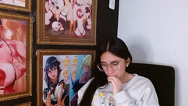 Snapshot of Arielle_lov chatting on March 8, 2025, 11:27 am Arielle lov online show from March 8, 2025, 11:27 am