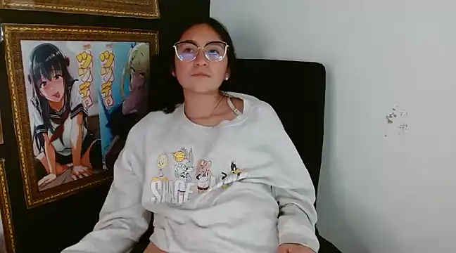 Snapshot of Arielle_lov chatting on March 8, 2025, 5:33 pm Arielle lov online show from March 8, 2025, 5:33 pm