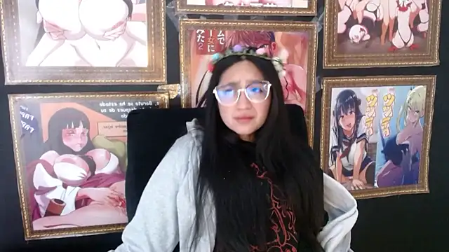 Snapshot of Arielle_lov chatting on March 17, 2025, 11:42 am Arielle lov online show from March 17, 2025, 11:42 am