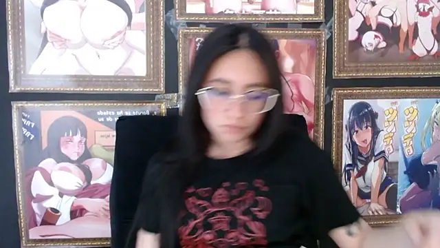 Snapshot of Arielle_lov chatting on March 17, 2025, 2:45 pm Arielle lov online show from March 17, 2025, 2:45 pm