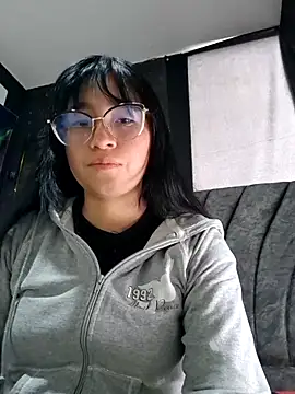 Snapshot of Arielle_lov chatting on October 20, 2025, 11:54 am Arielle lov online show from October 20, 2025, 11:54 am