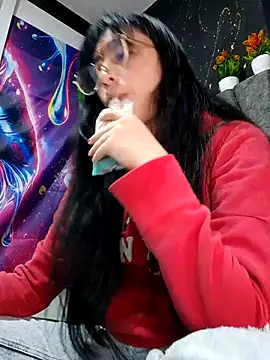 Snapshot of Arielle_lov chatting on October 21, 2025, 11:44 am Arielle lov online show from October 21, 2025, 11:44 am