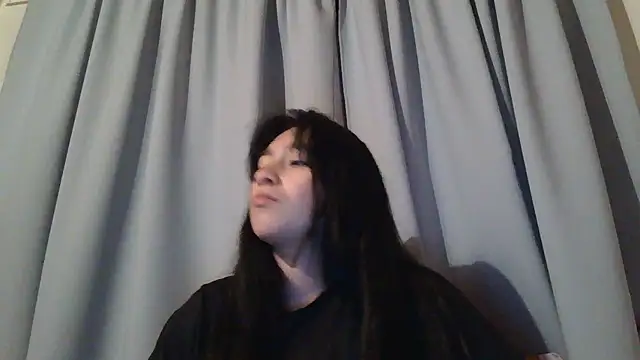 Snapshot of Arielle_lov chatting on November 1, 2025, 12:56 am Arielle lov online show from November 1, 2025, 12:56 am