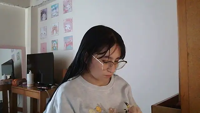 Snapshot of Arielle_lov chatting on November 3, 2025, 9:38 pm Arielle lov online show from November 3, 2025, 9:38 pm