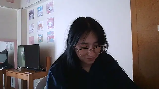 Snapshot of Arielle_lov chatting on November 7, 2025, 5:13 pm Arielle lov online show from November 7, 2025, 5:13 pm