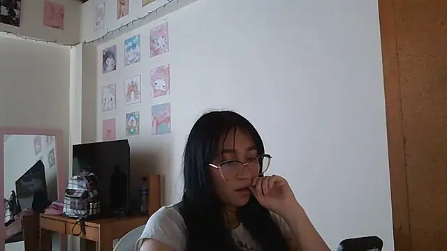 Snapshot of Arielle_lov chatting on November 13, 2025, 9:14 pm Arielle lov online show from November 13, 2025, 9:14 pm