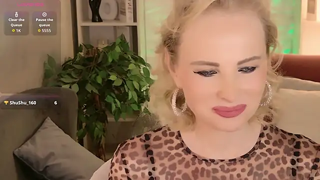 Sandra Kind online show from June 3, 2026, 5:32 am