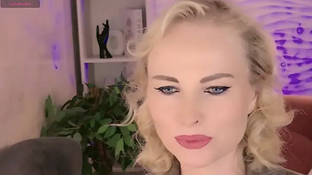 Sandra Kind online show from June 6, 2026, 5:23 am
