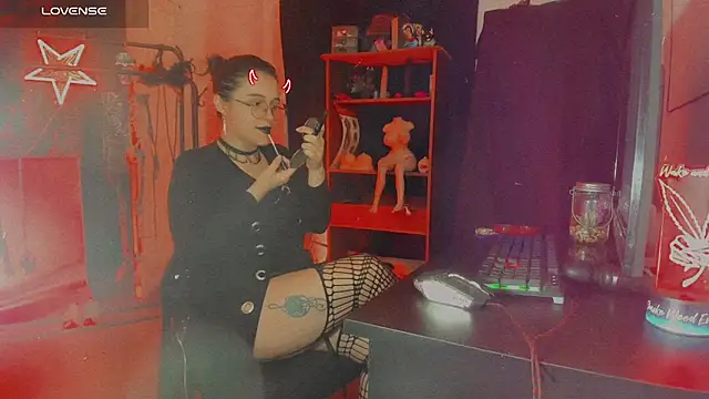 OnyxDiosaGotica online show from October 12, 2025, 2:43 am