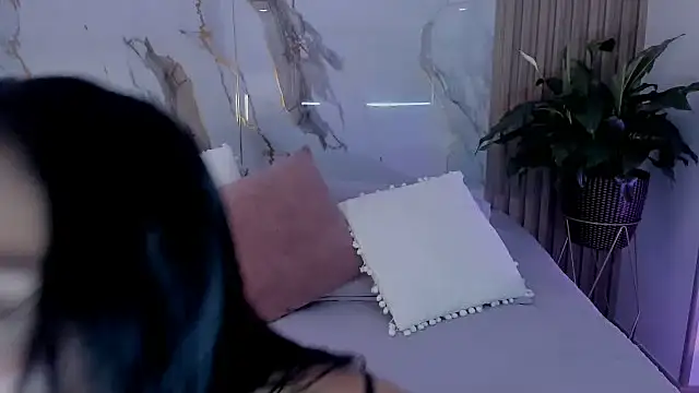 miss martiina online show from October 26, 2025, 10:04 pm