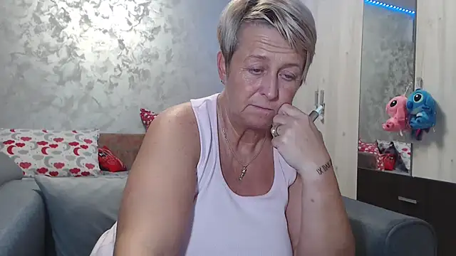 RosesandLillies online show from December 20, 2025, 5:09 pm