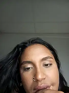 victoria roussee online show from February 19, 2025, 3:49 pm