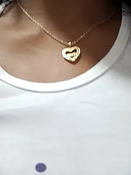 victoria roussee online show from March 9, 2025, 11:25 am