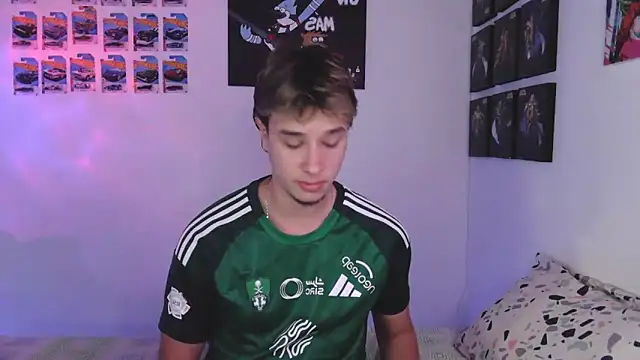 jack walker190 online show from December 17, 2025, 8:37 pm