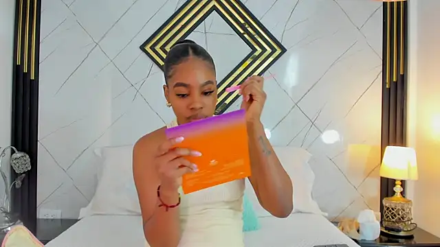 EmilyDiaaz online show from October 9, 2025, 12:14 pm