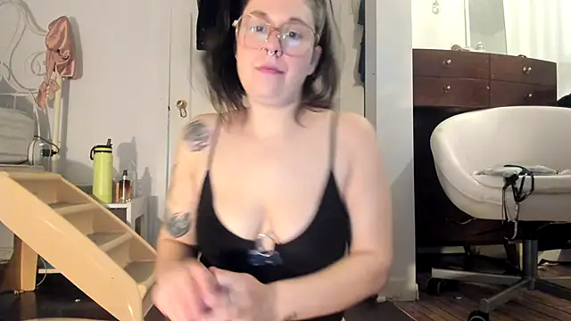 Rosiee69  online show from February 24, 2025, 3:42 pm