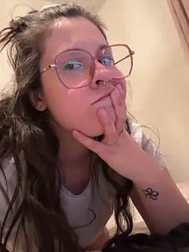 Rosiee69  online show from March 2, 2025, 6:37 am