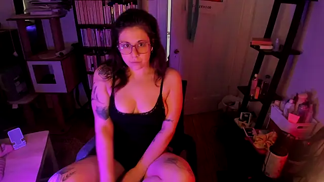 Rosiee69  online show from February 15, 2026, 3:53 pm