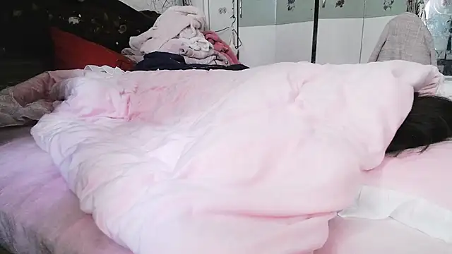 hebe-02 online show from November 19, 2025, 2:00 am