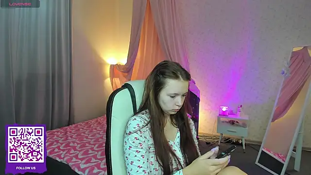 boozekirs  online show from September 15, 2025, 2:33 am