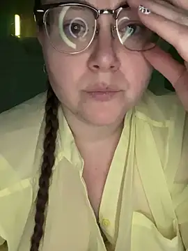 HTXBELLE online show from March 4, 2025, 10:02 am