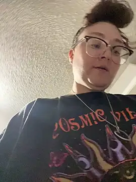 HTXBELLE online show from December 19, 2025, 1:29 pm