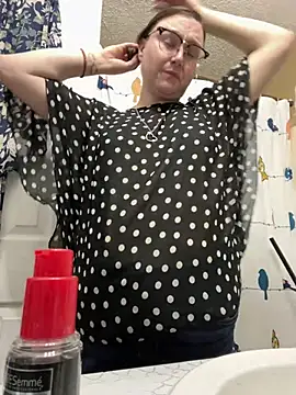 HTXBELLE online show from February 7, 2026, 7:06 pm