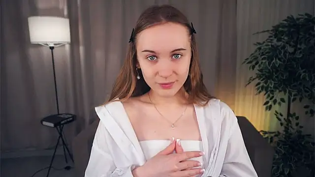 QuennaCoote online show from March 18, 2025, 5:52 am